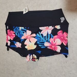 PINK Victoria’s Secret Gym to Swim Floral Shorts NWT Size Small
